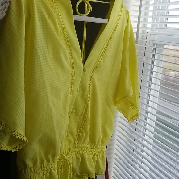 Yellow Blouse - Picture 5 of 5